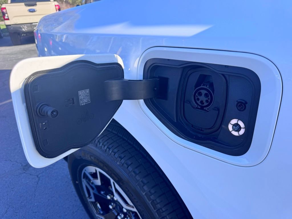 Used 2023 Ford F150 Lightning Pro AWD/4WD image 23