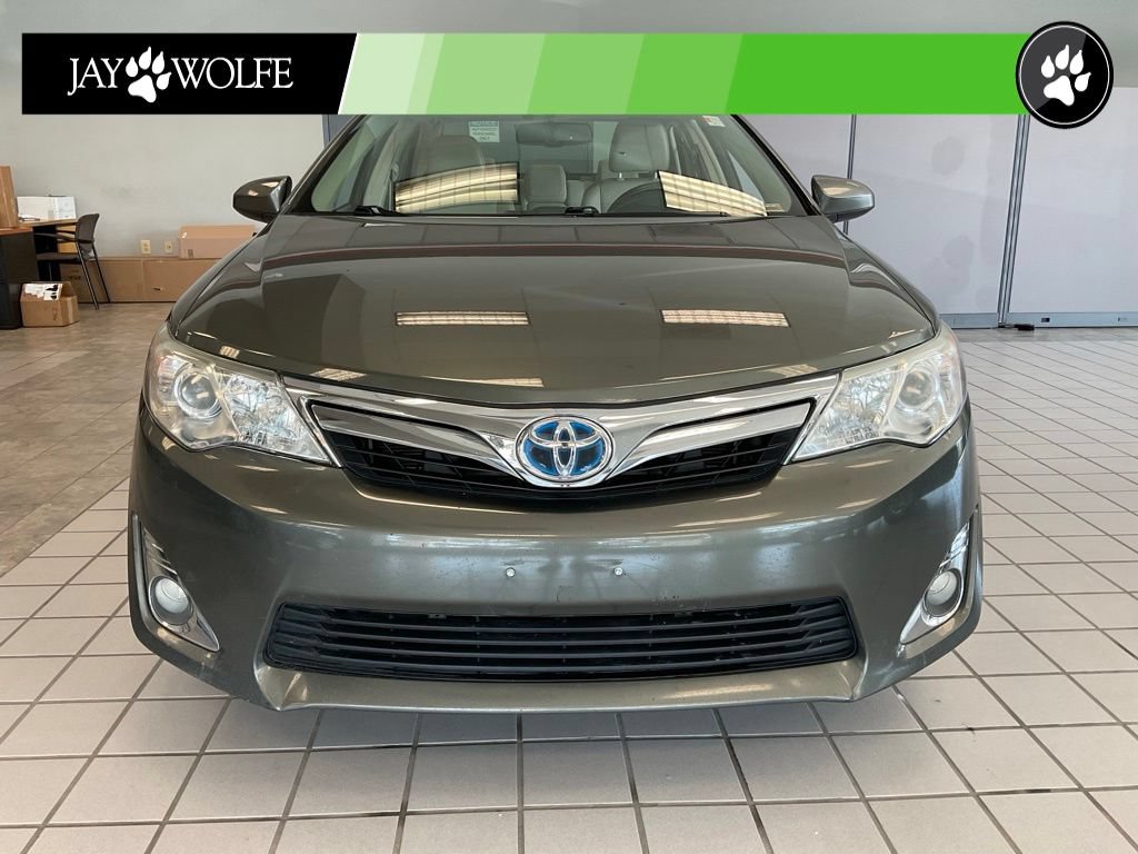 Used 2013 Toyota Camry XLE w/ Leather Pkg FWD image 2