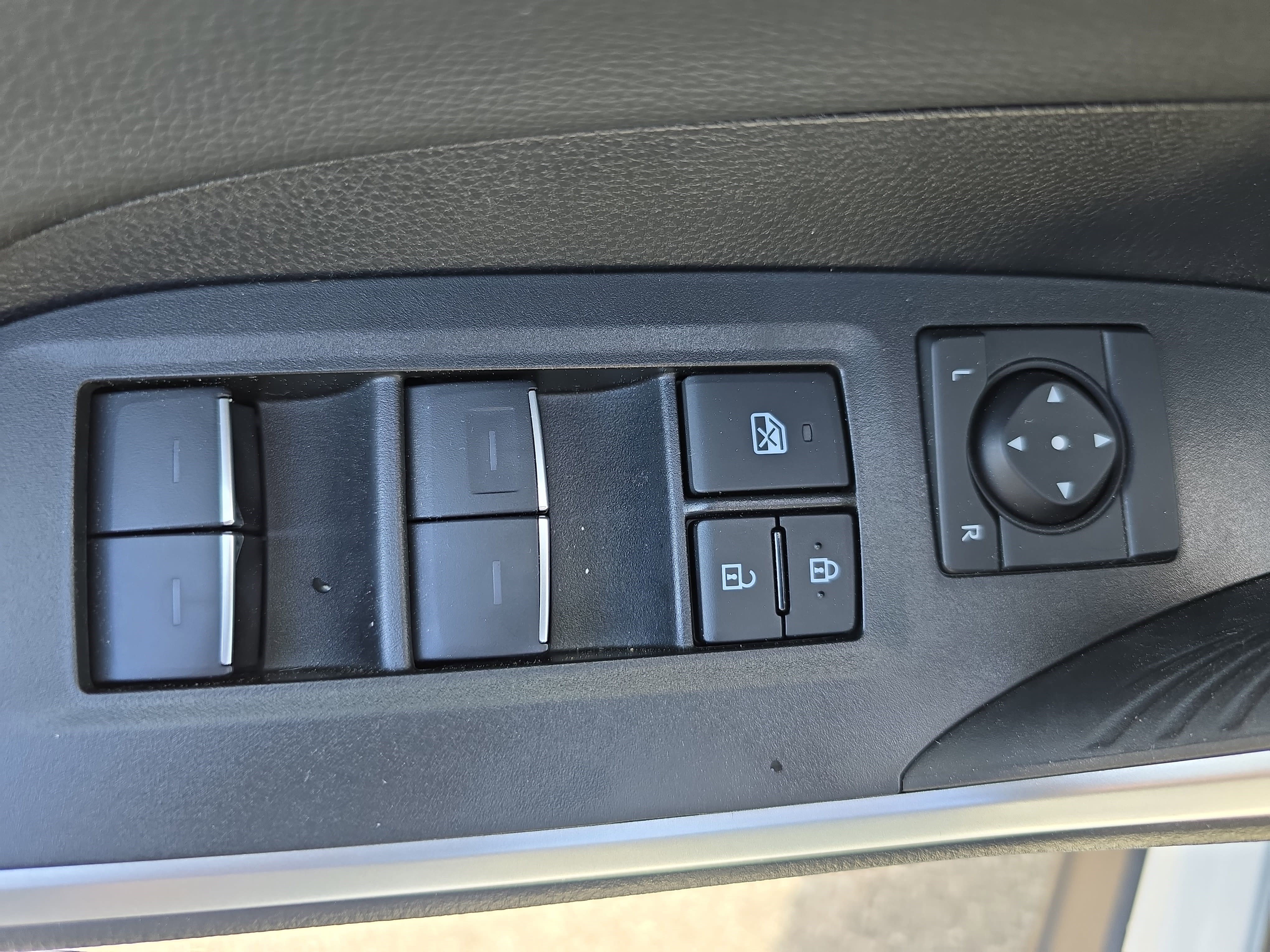 Used 2025 Toyota RAV4 Limited w/ Advanced Technology Package image 29