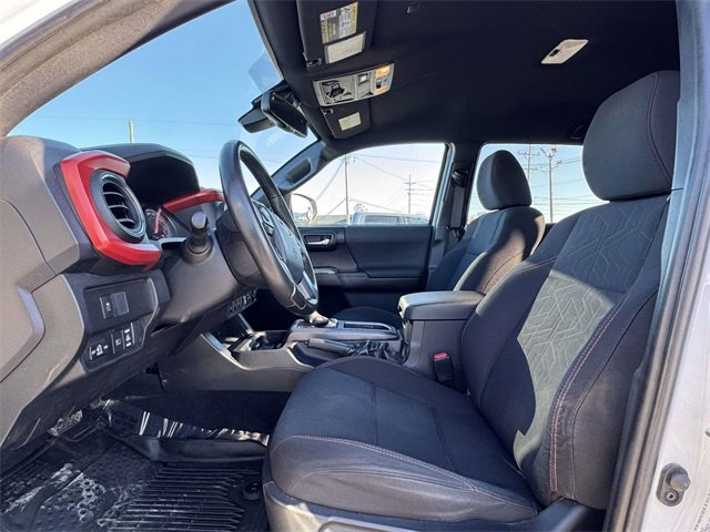 Used 2020 Toyota Tacoma TRD Off-Road w/ Technology Package image 21