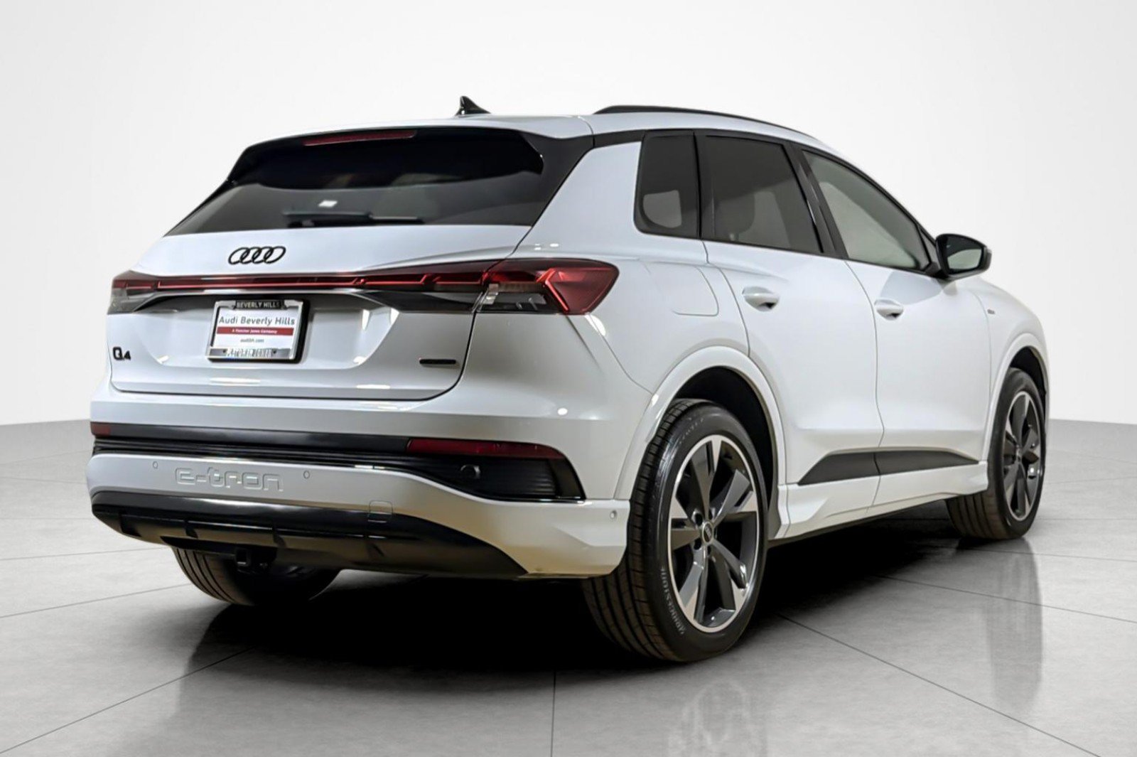 Certified 2024 Audi Q4 e-tron Prestige w/ Black Optic Package AWD/4WD image 5