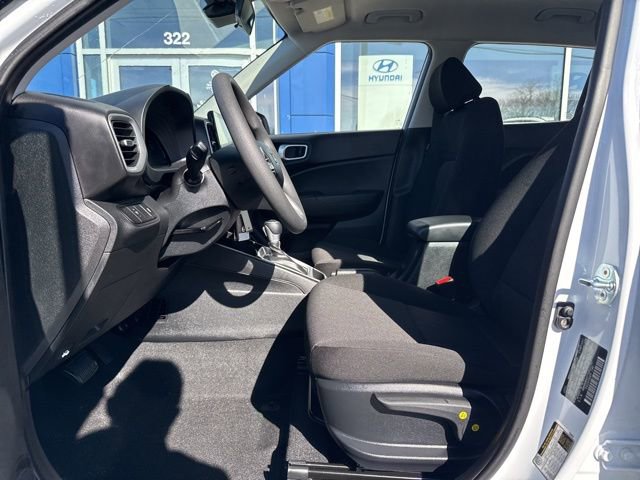Used 2026 Hyundai Venue SE image 13