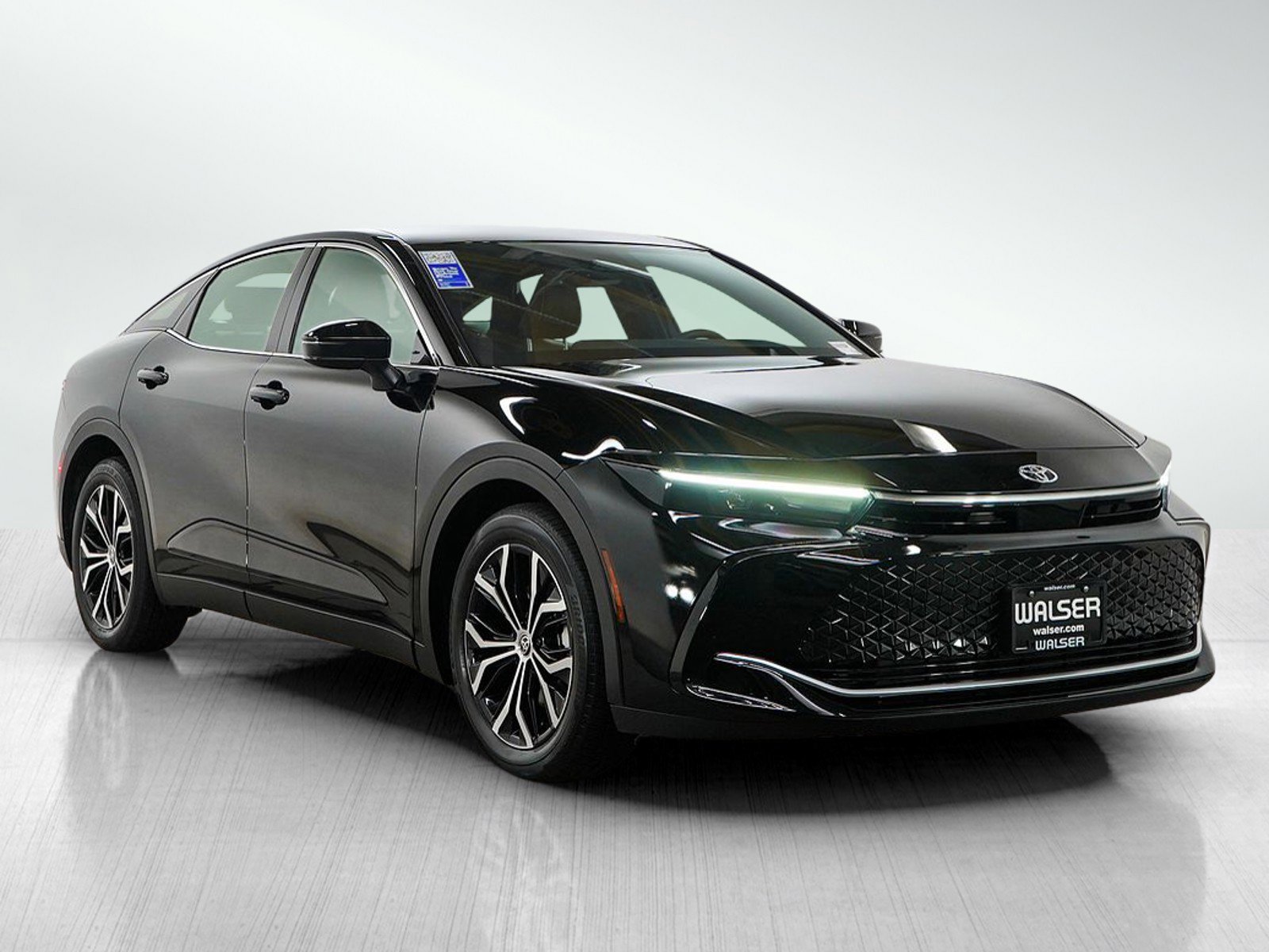 Used 2025 Toyota Crown XLE AWD/4WD image 7