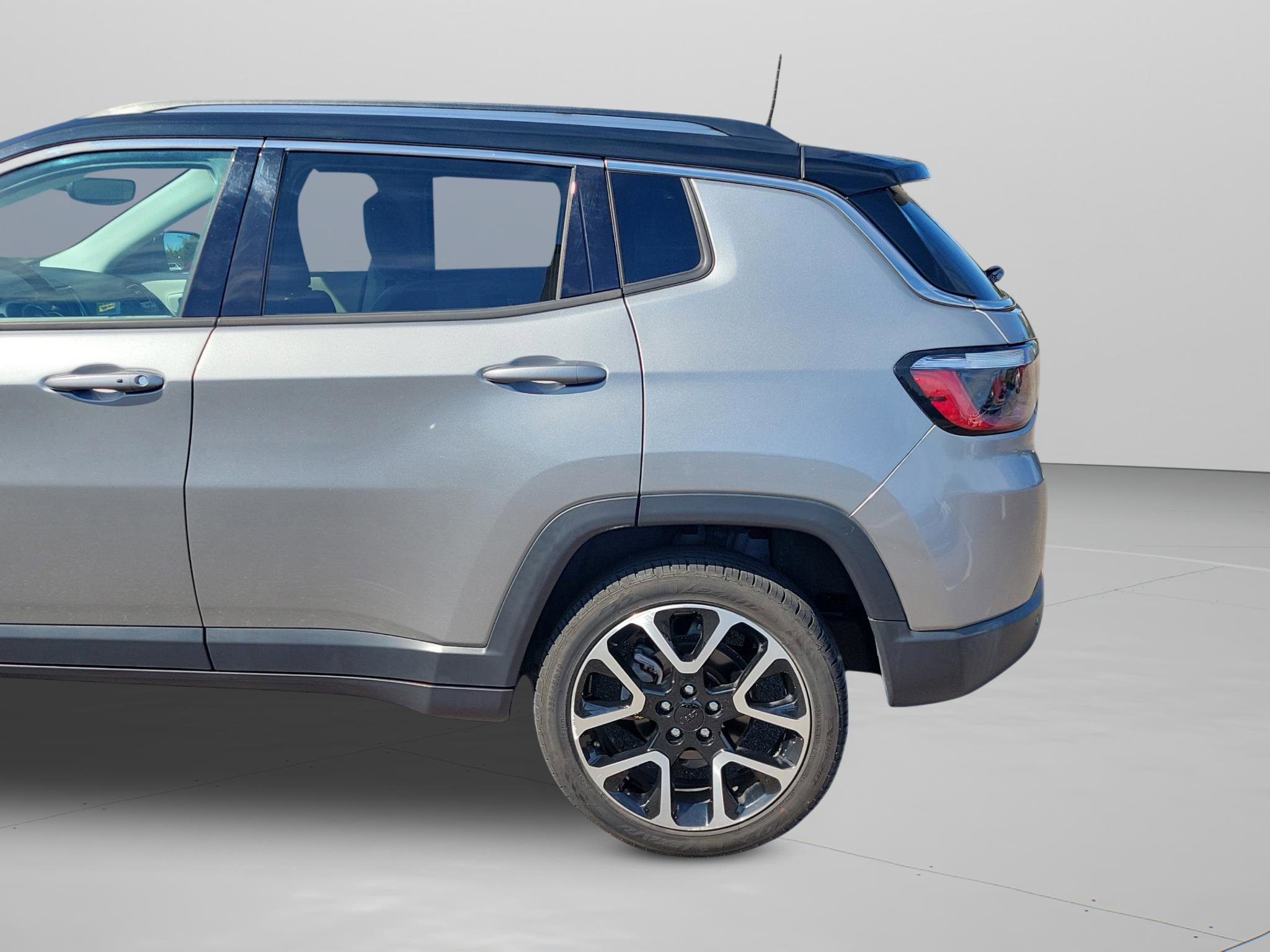 Used 2020 Jeep Compass Limited w/ Advanced Safety Group image 33