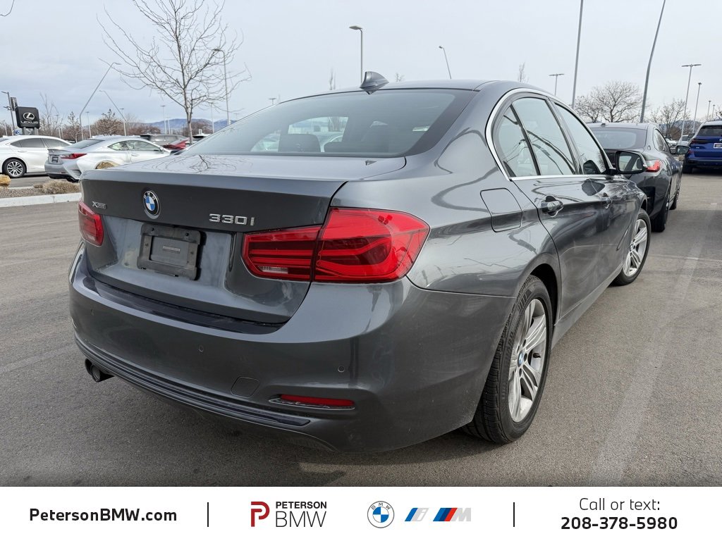 Used 2017 BMW 330i xDrive Sedan image 3