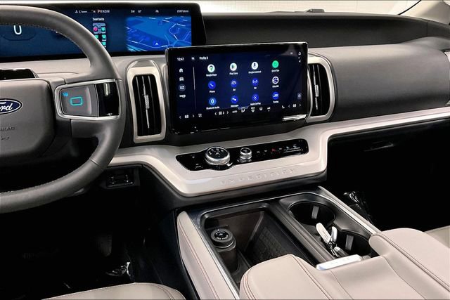 Used 2025 Ford Expedition Active image 7