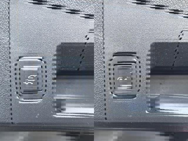 Used 2024 Cadillac XT4 Luxury w/ Cold Weather Package image 20