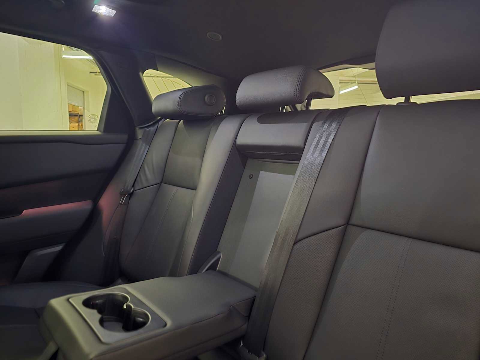 New 2026 Land Rover Range Rover Velar Dynamic SE image 17