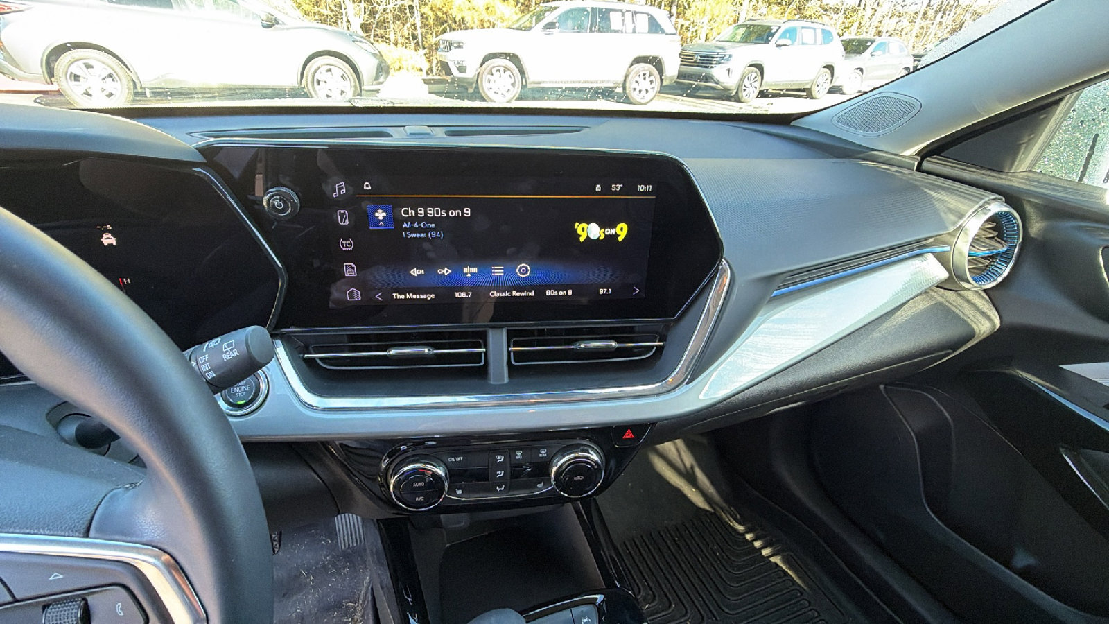 Used 2025 Chevrolet Trax LT w/ Driver Confidence Package image 30