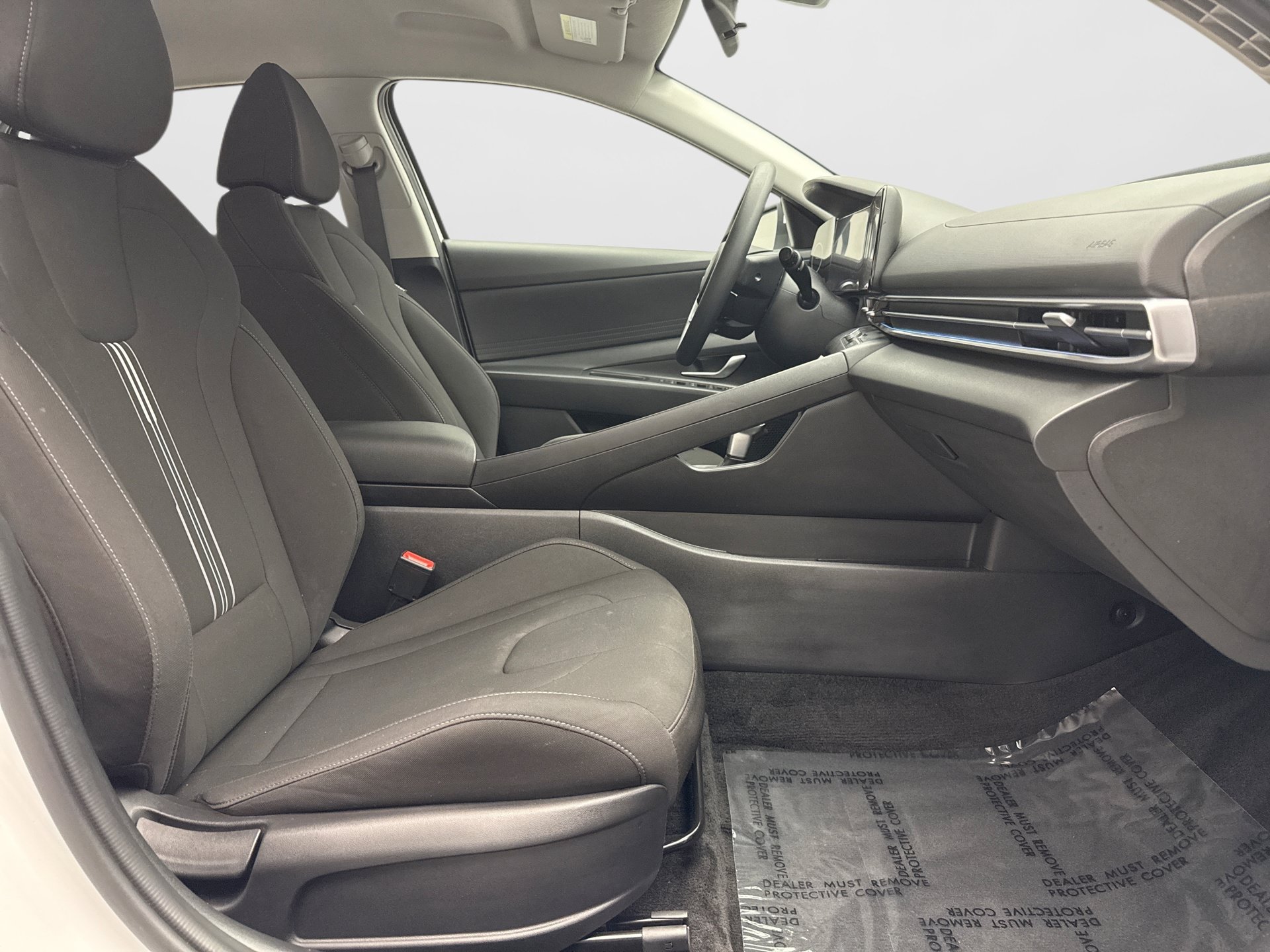Used 2024 Hyundai Elantra SEL FWD image 17