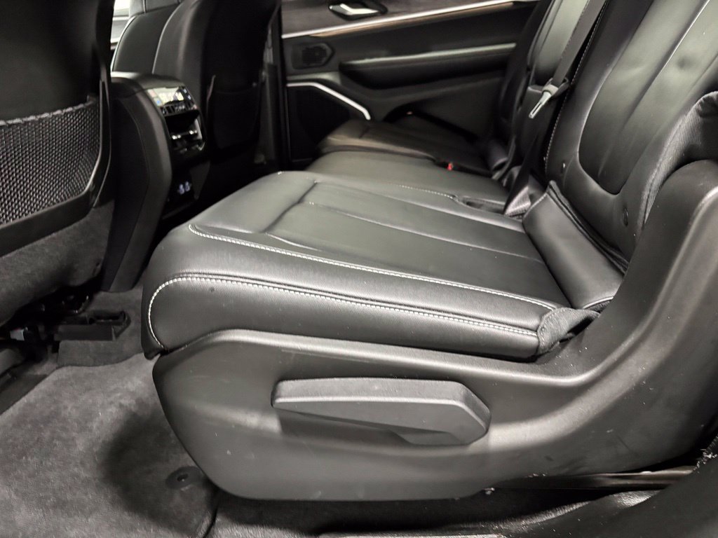 Used 2022 Jeep Grand Cherokee L Limited AWD/4WD image 44