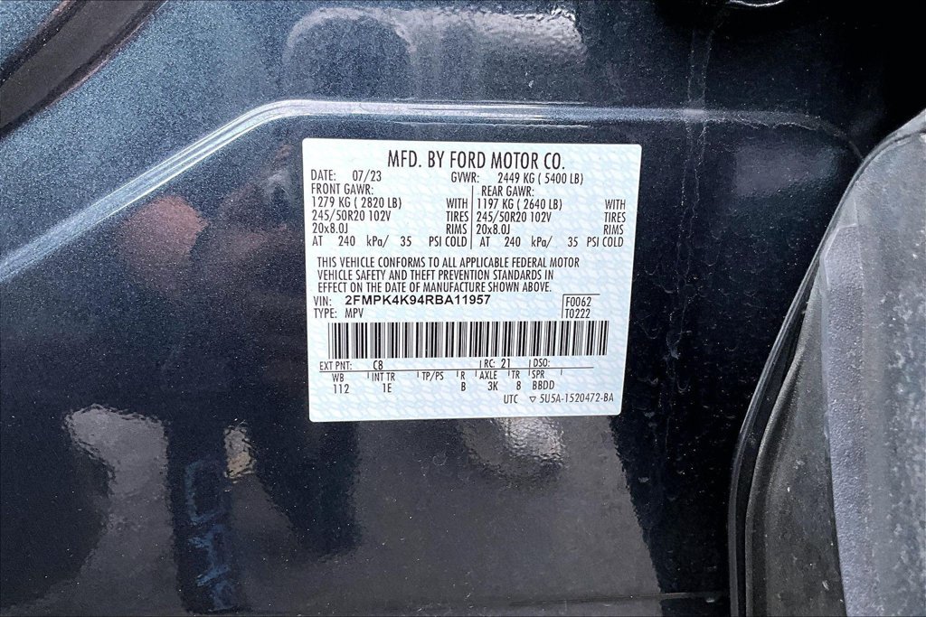 Used 2024 Ford Edge Titanium w/ Equipment Group 301A AWD/4WD image 3