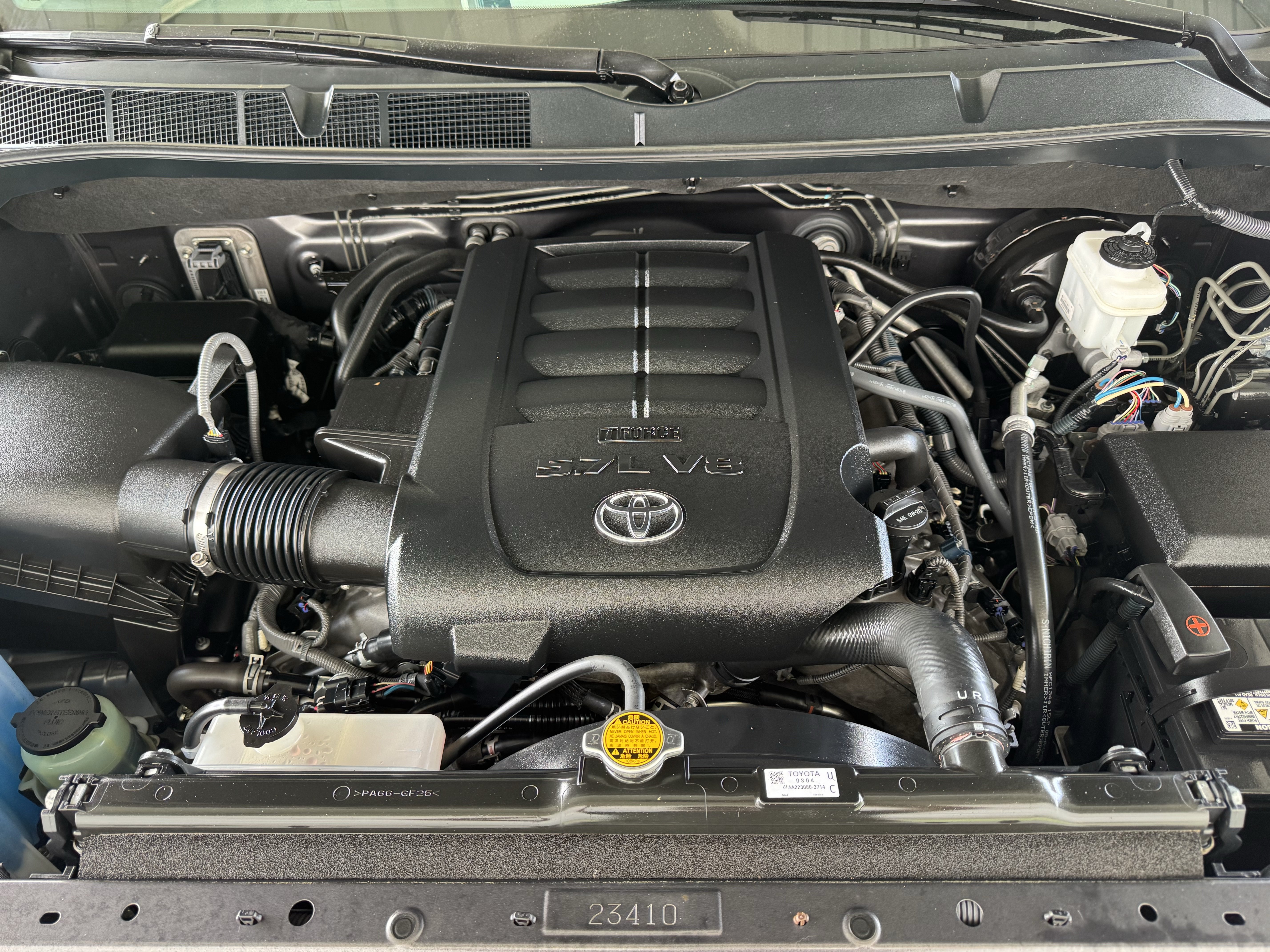 Used 2017 Toyota Tundra Limited w/ Limited Premium Package AWD/4WD image 26