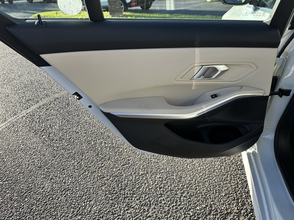 Used 2025 BMW 330i Sedan w/ Premium Package image 16