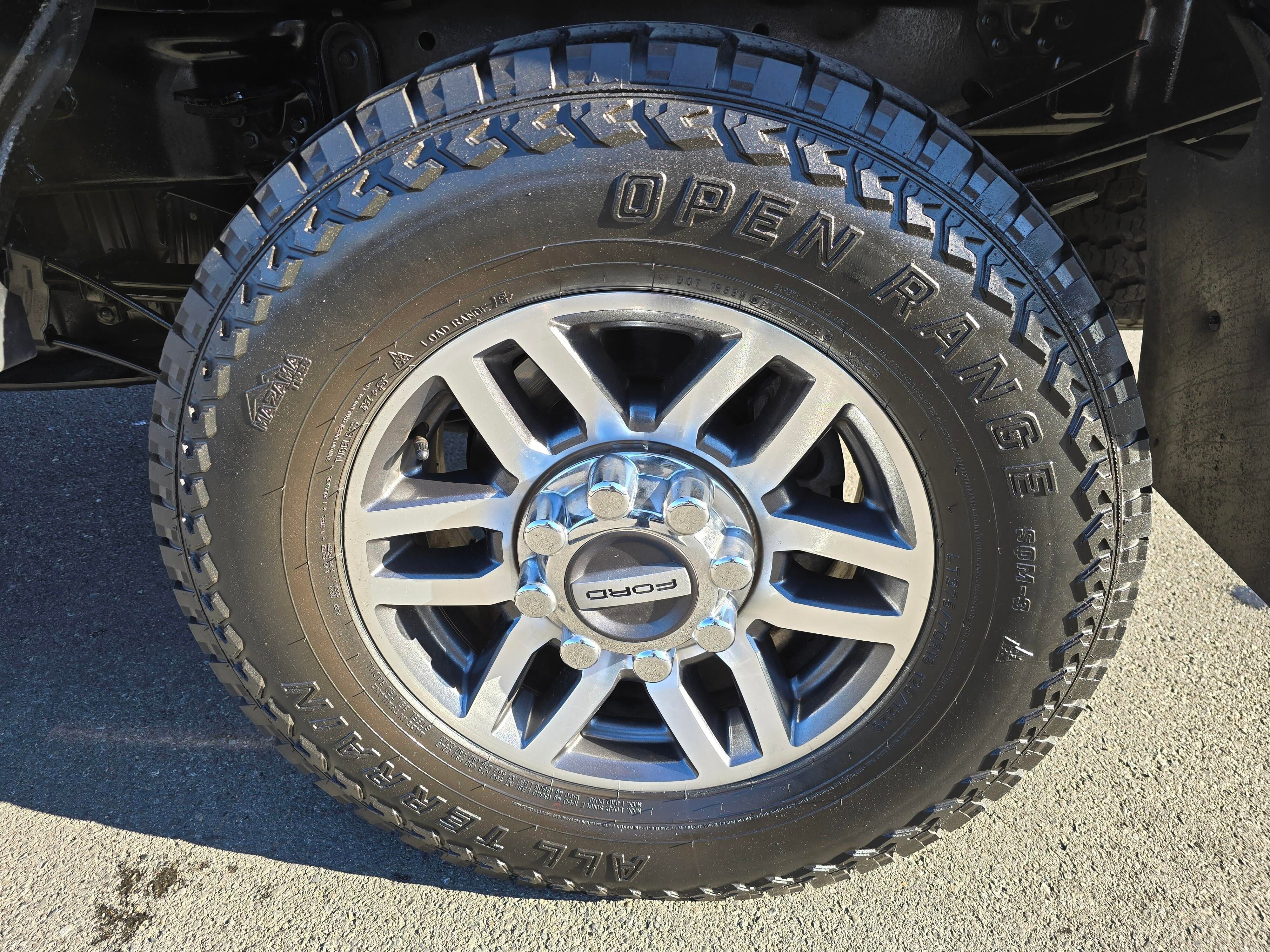 Used 2017 Ford F250 Lariat w/ Lariat Value Package AWD/4WD image 13