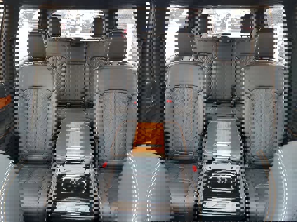 Used 2023 Jeep Grand Wagoneer Series III image 13