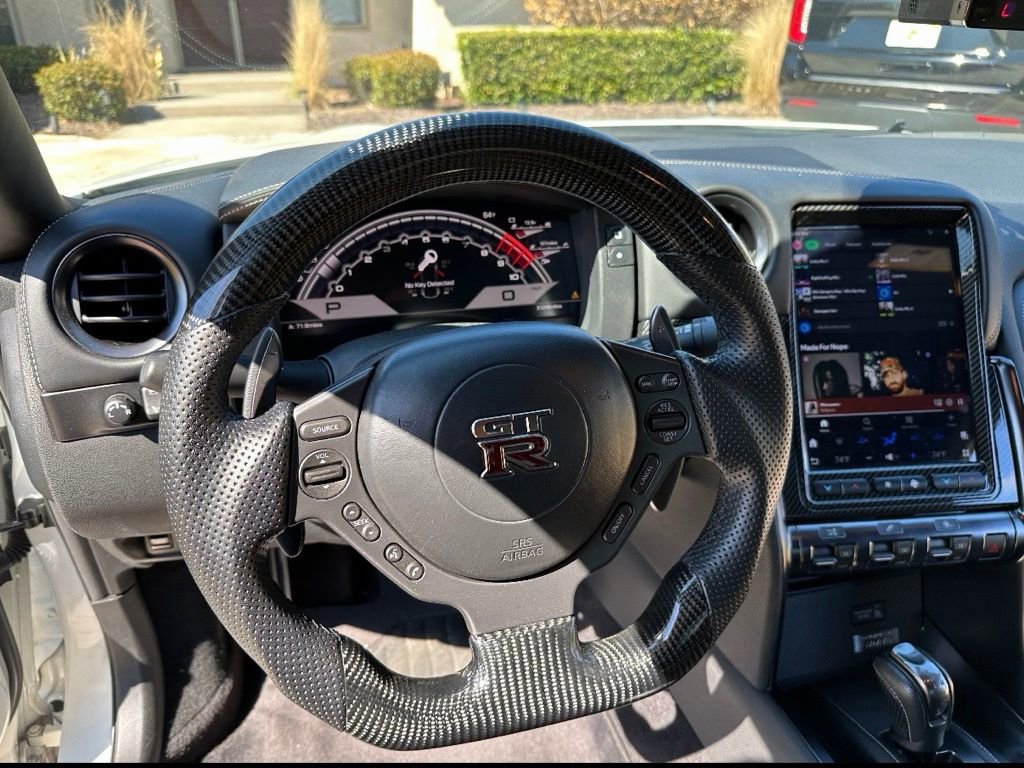 Used 2016 Nissan GT-R Premium AWD/4WD image 7