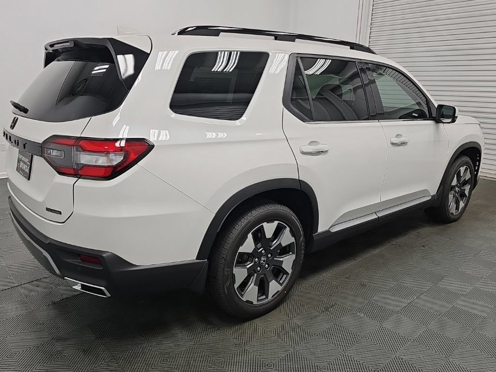 New 2026 Honda Pilot Touring image 8
