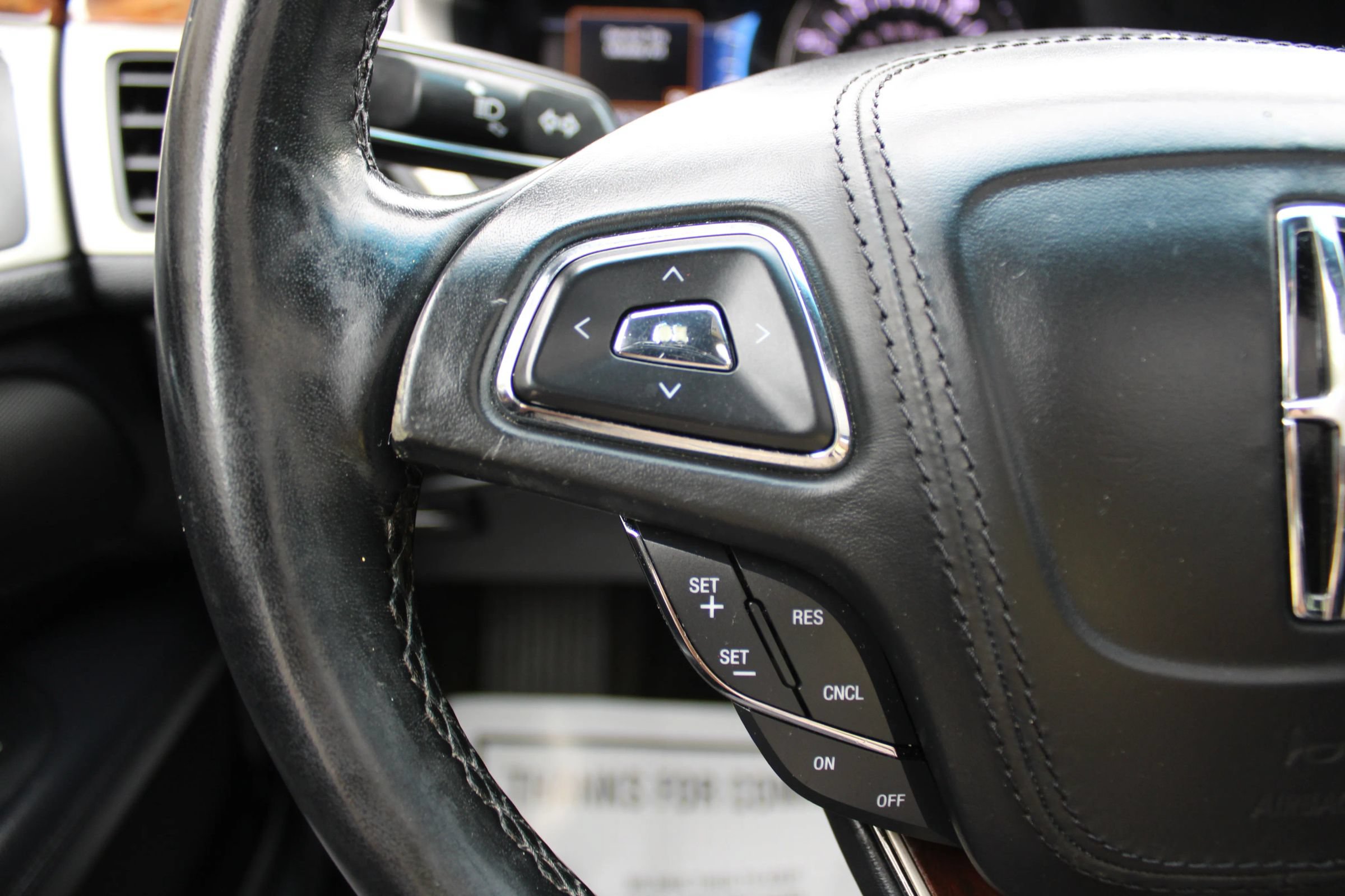 Used 2018 Lincoln MKZ Reserve FWD image 9