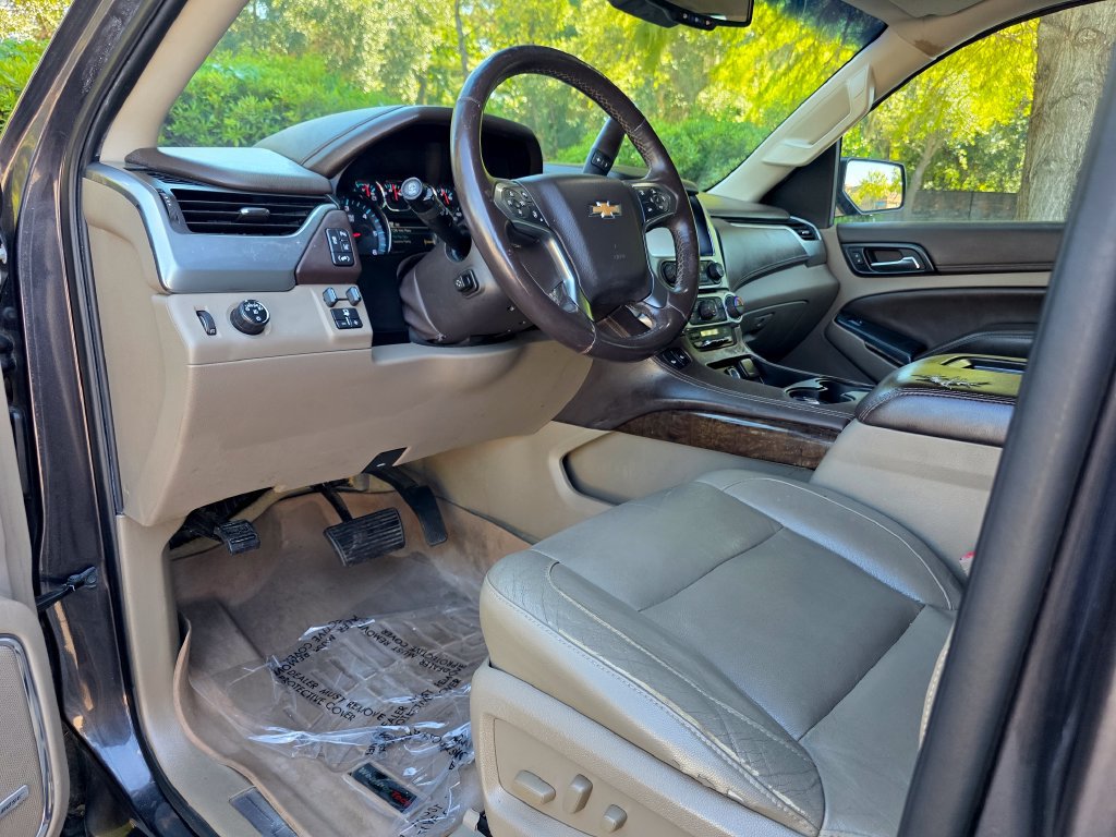 Used 2015 Chevrolet Suburban LT RWD image 11