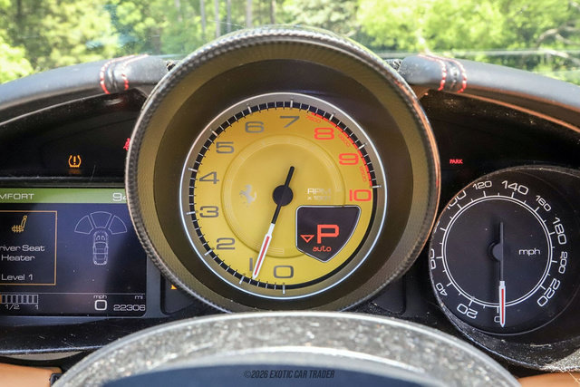 Used 2015 Ferrari California T RWD image 33