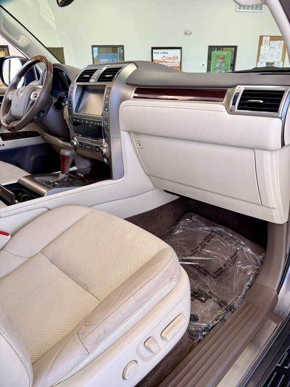 Used 2016 Lexus GX 460 w/ Premium Package AWD/4WD image 12