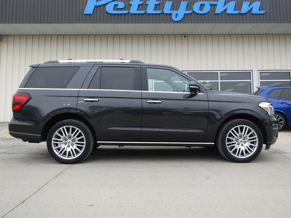 Used 2024 Ford Expedition Limited image 2