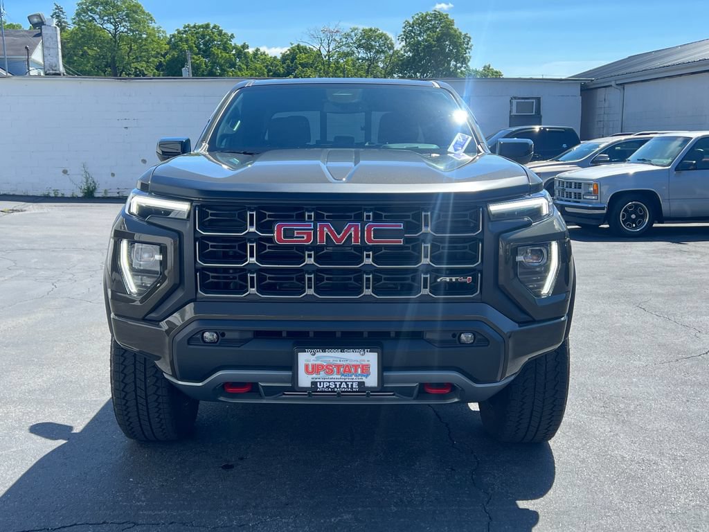 Used 2024 GMC Canyon AT4 AWD/4WD image 2
