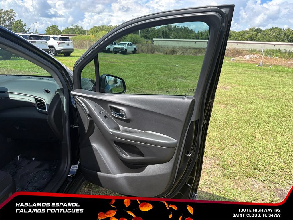 Used 2022 Chevrolet Trax LS w/ Tint and Cruise Package FWD image 20