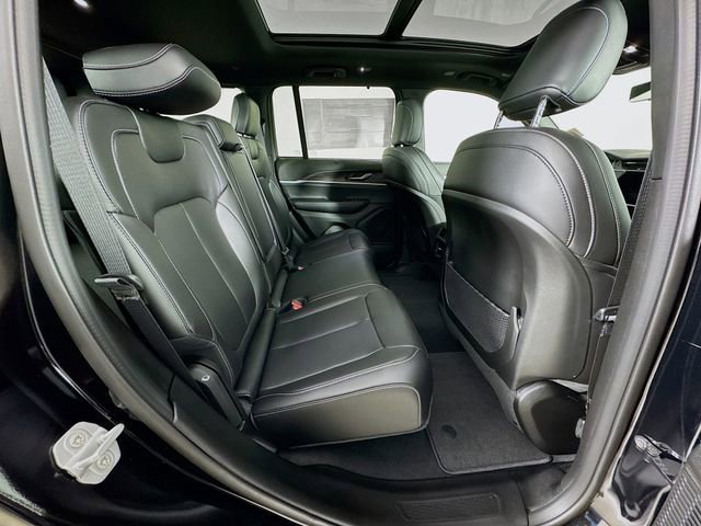 New 2025 Jeep Grand Cherokee Limited w/ Luxury Tech Group II image 31