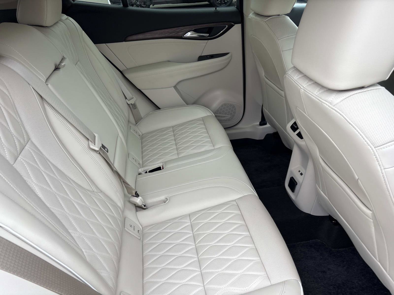 Certified 2023 Buick Envision Avenir image 33