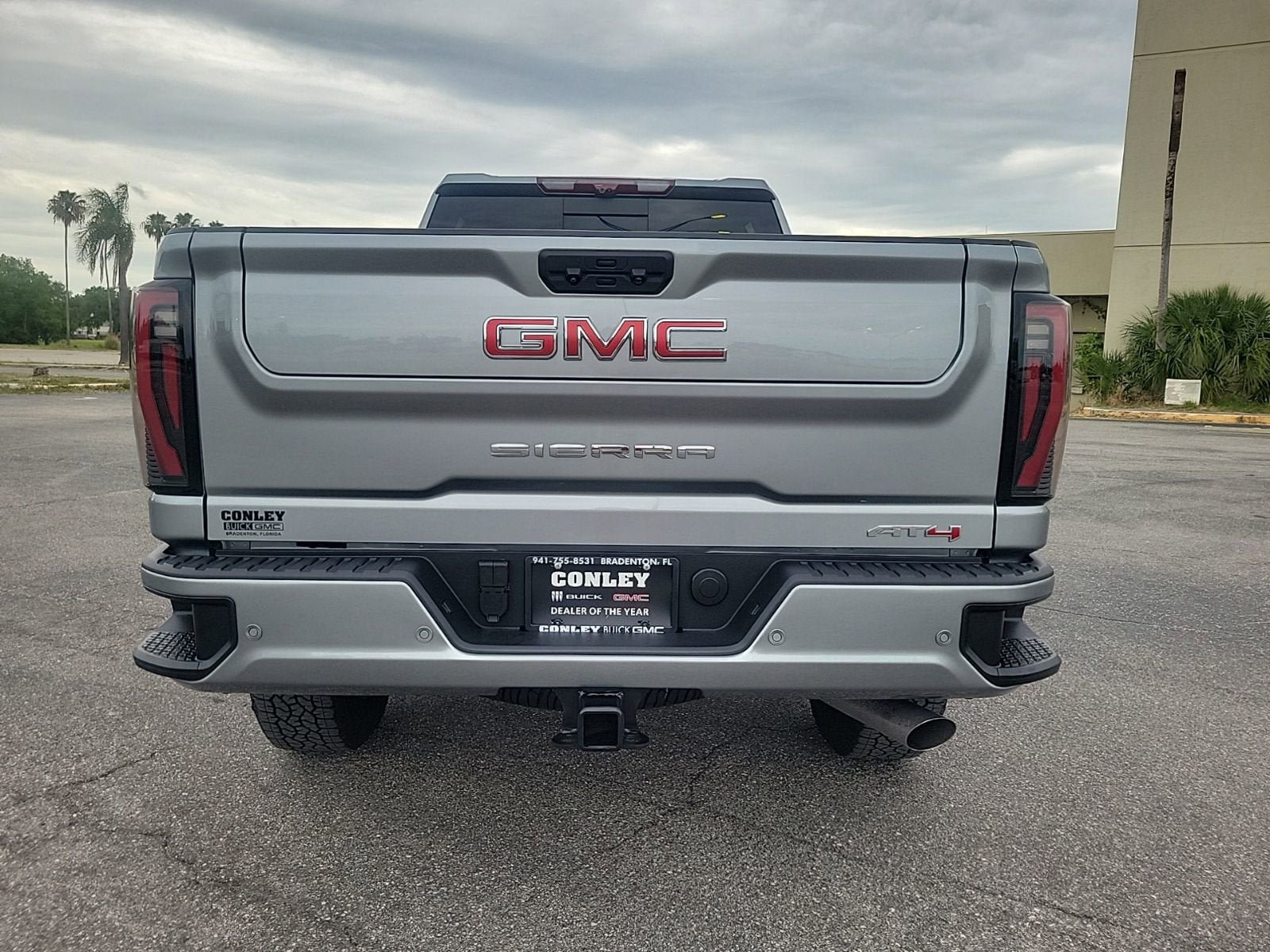 Used 2025 GMC Sierra 2500 AT4 w/ Technology Package AWD/4WD image 7