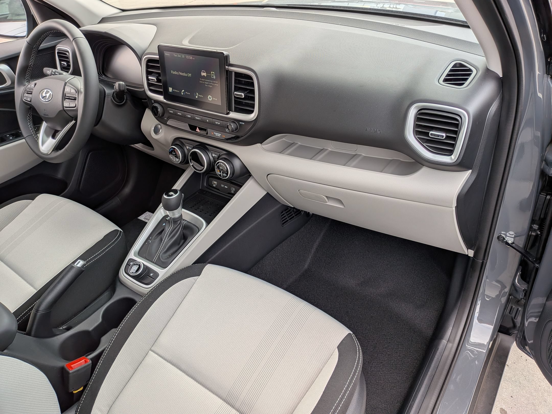 New 2026 Hyundai Venue SEL FWD image 24