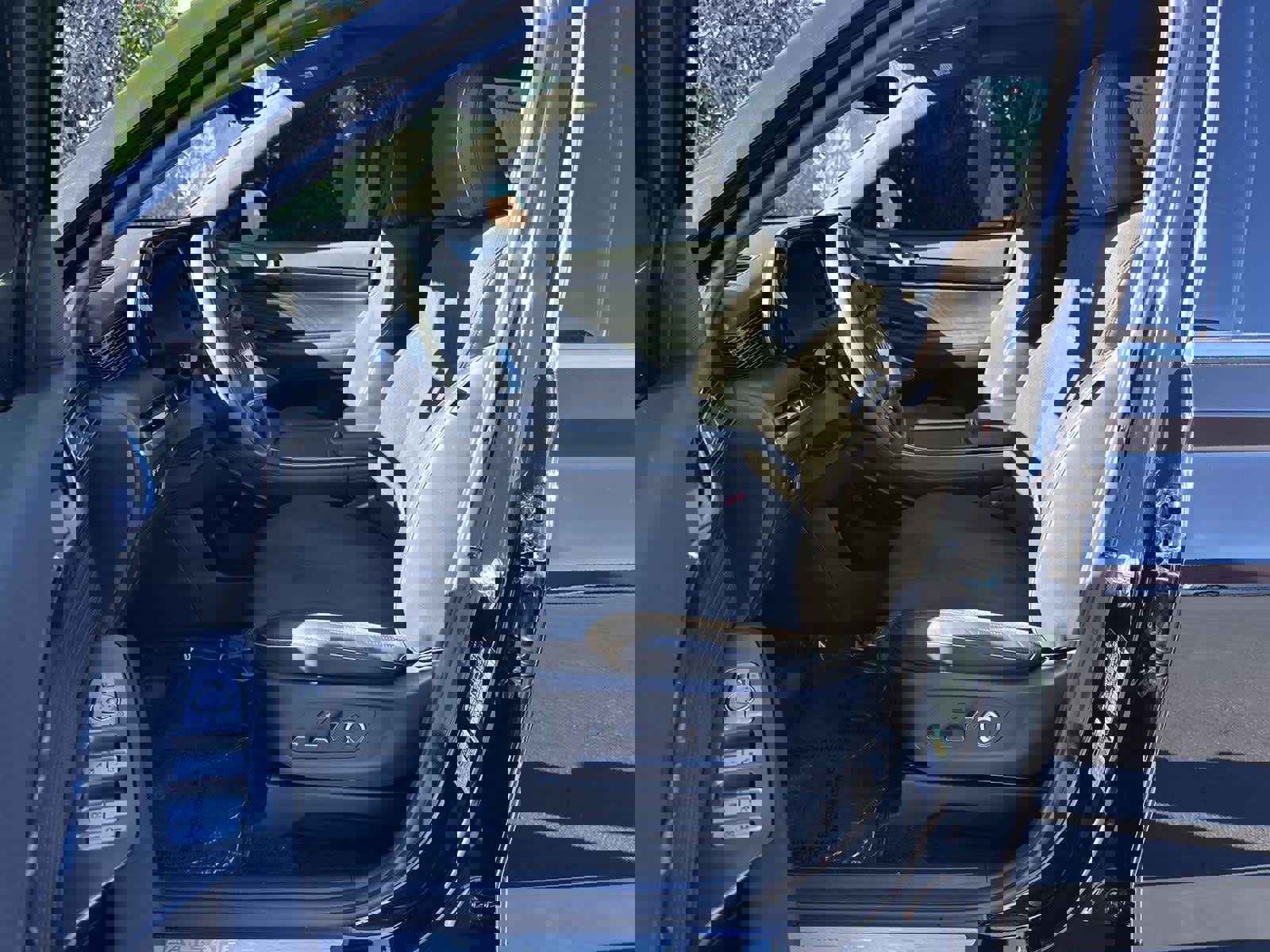 Used 2024 Hyundai Palisade Calligraphy image 11