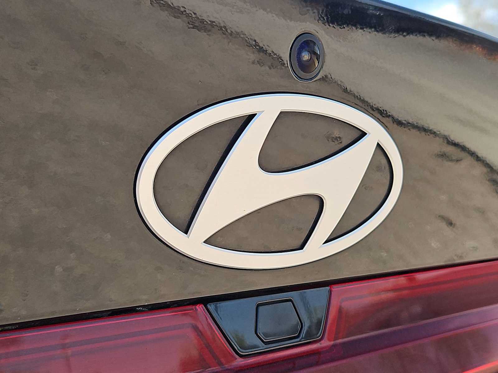 Certified 2024 Hyundai Elantra SEL FWD image 11