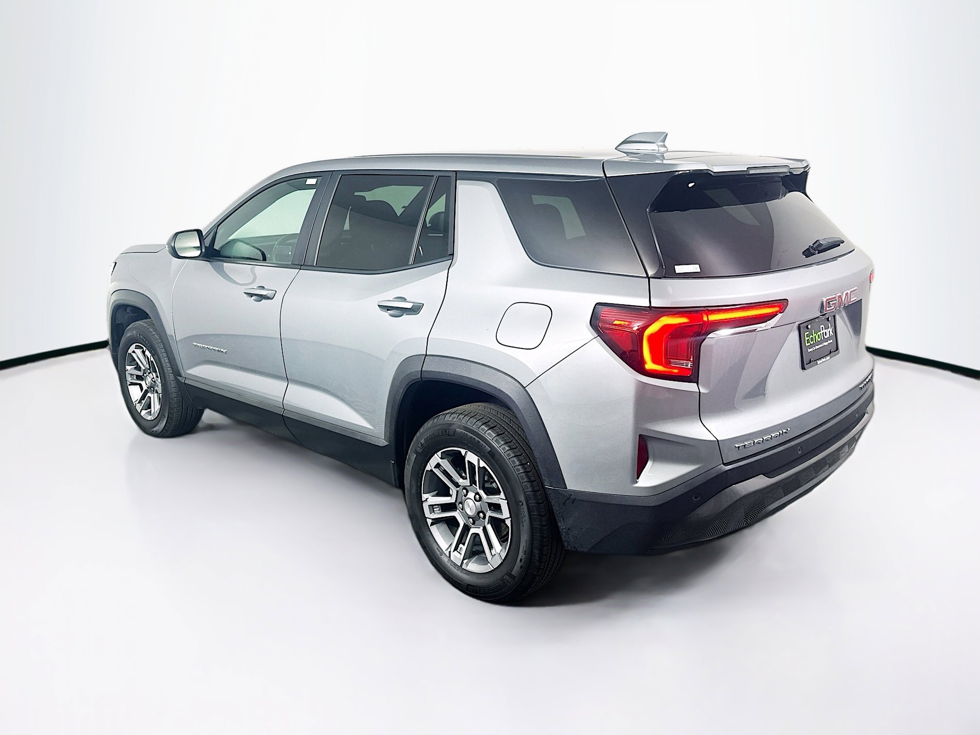 Used 2025 GMC Terrain Elevation image 5