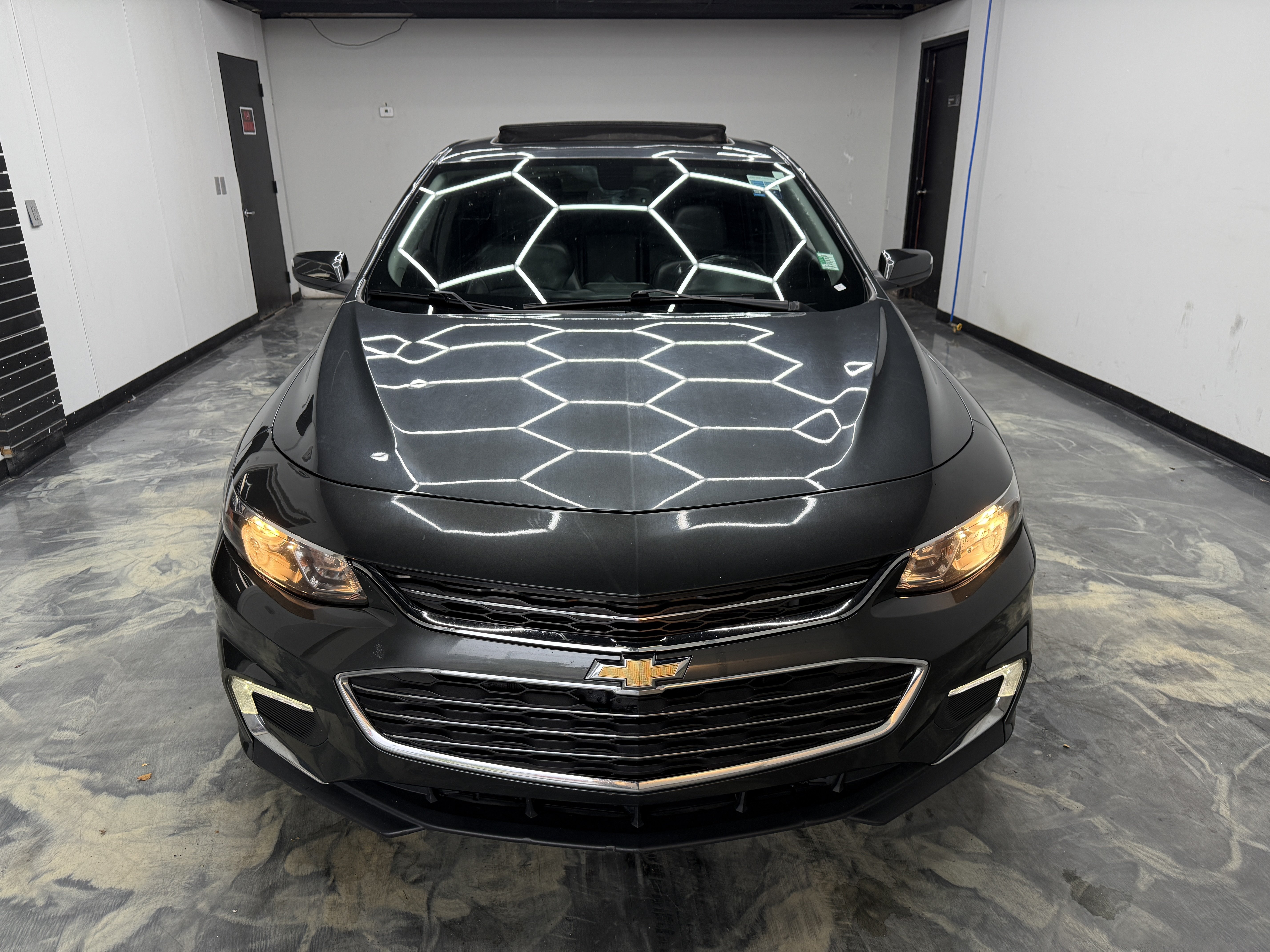Used 2017 Chevrolet Malibu Premier w/ Premier Sun and Wheel Package FWD image 7