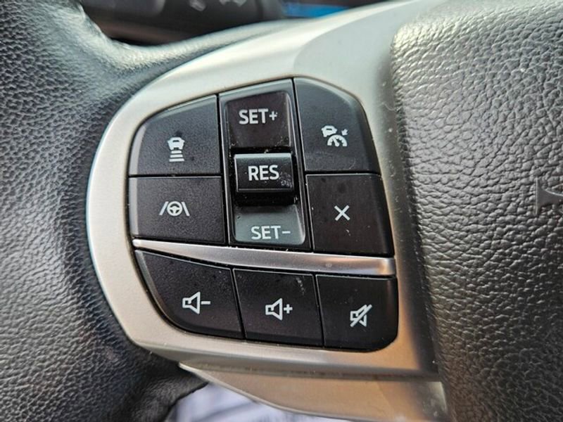 Used 2023 Ford Explorer Limited w/ Equipment Group 301A AWD/4WD image 24
