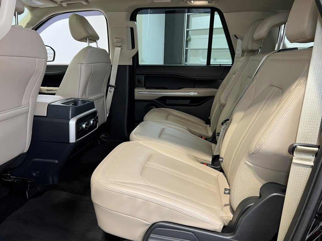 Used 2022 Ford Expedition Max Limited image 24