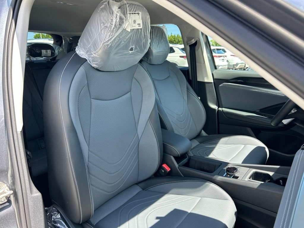 New 2026 Volkswagen Tiguan SE FWD image 44