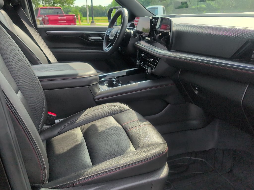 Used 2025 Chevrolet Tahoe RST w/ Comfort Package AWD/4WD image 16