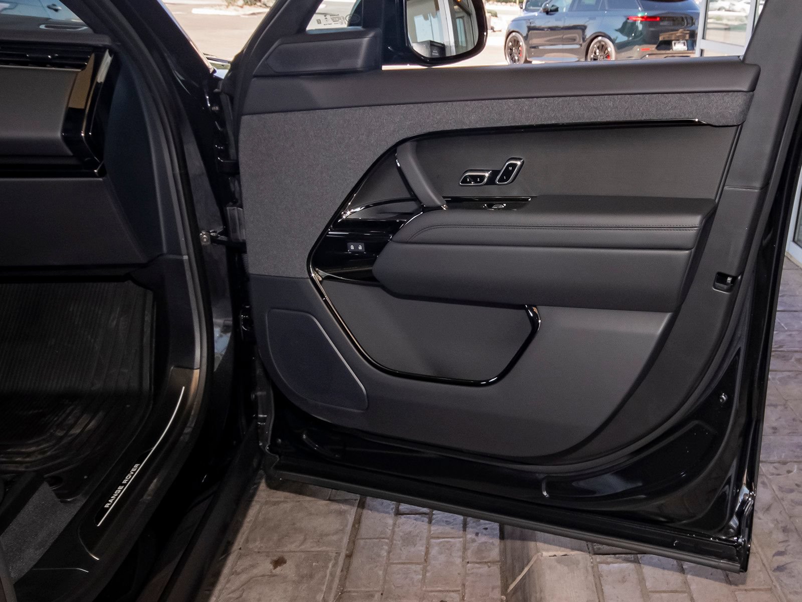 New 2026 Land Rover Range Rover Sport Dynamic SE AWD/4WD image 42