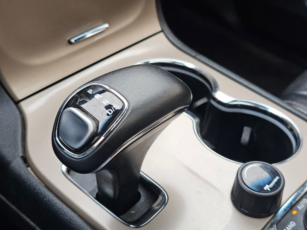 Used 2015 Jeep Grand Cherokee Overland image 26