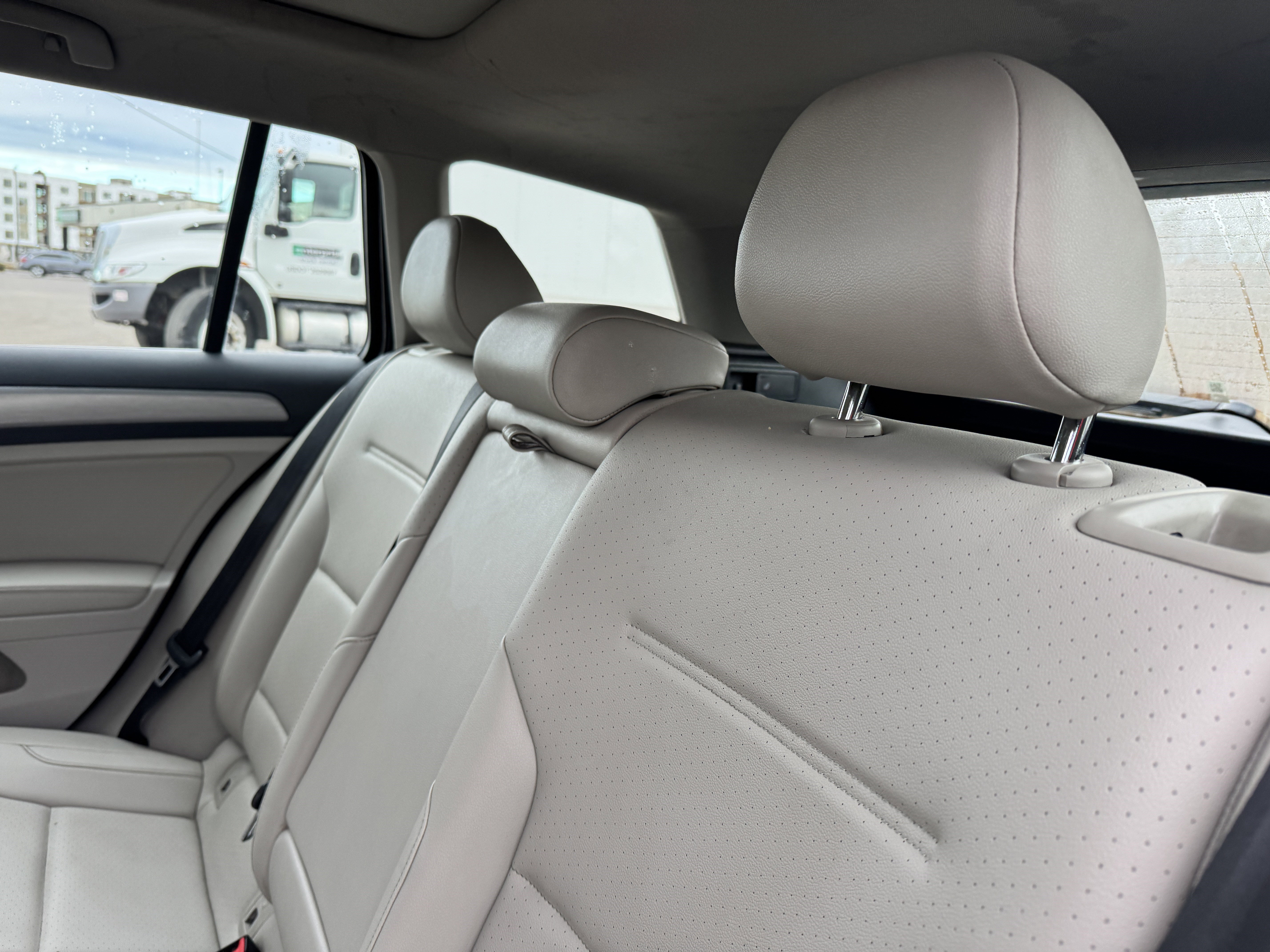 Used 2016 Volkswagen Golf Limited Edition image 16