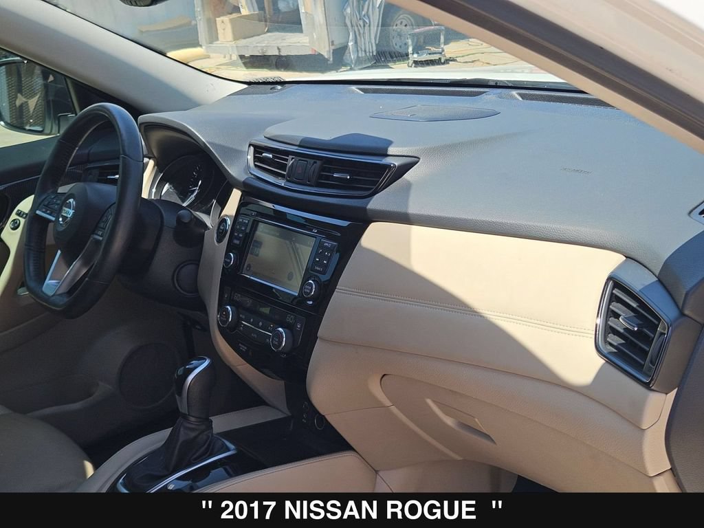 Used 2017 Nissan Rogue SL w/ SL Premium Package FWD image 30