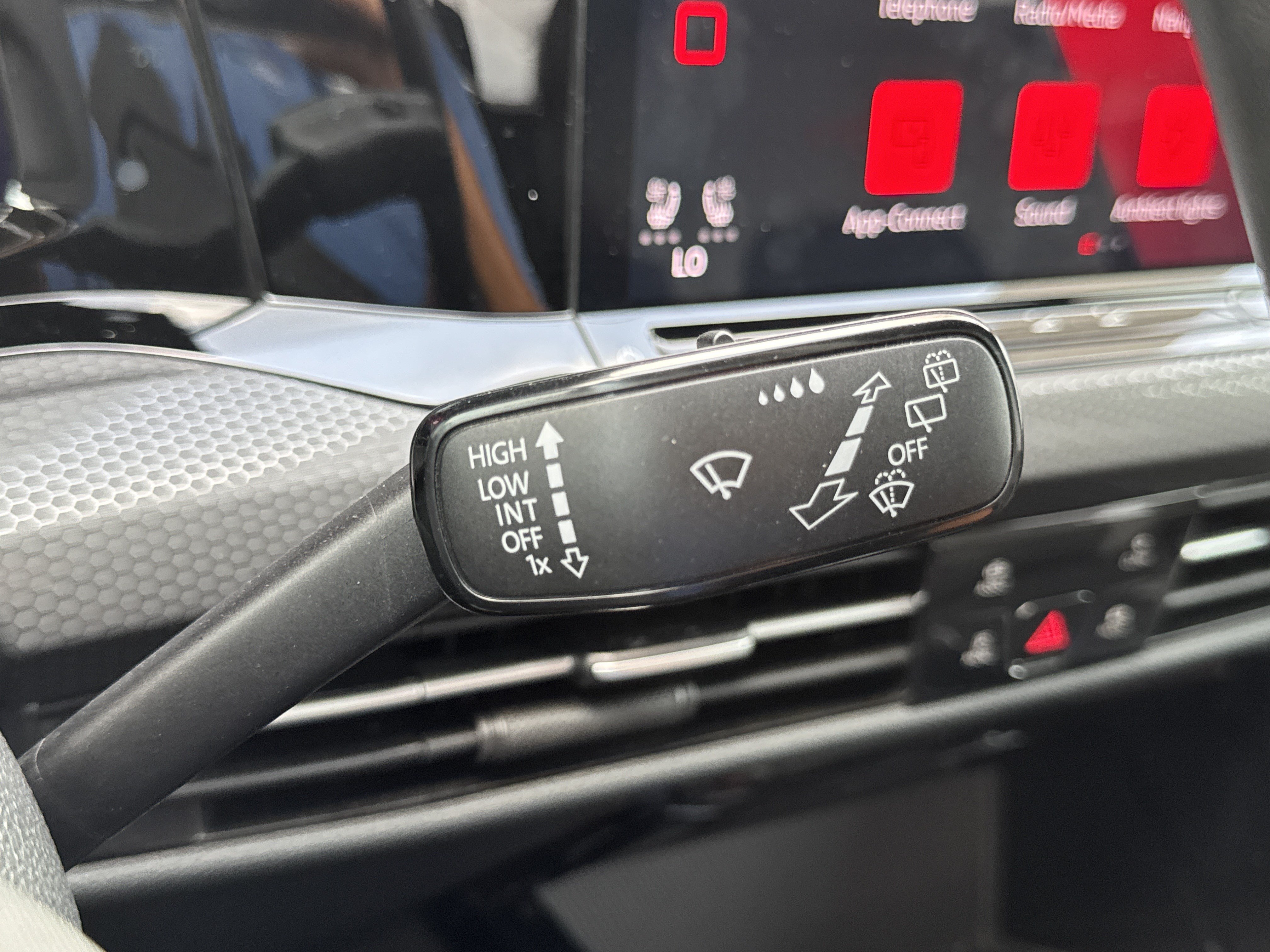 Used 2024 Volkswagen GTI SE FWD image 17