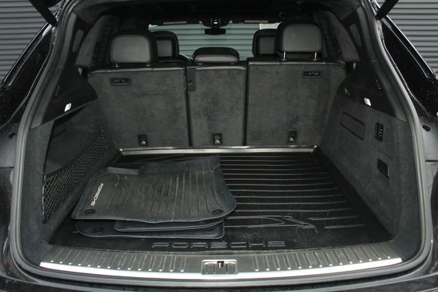 Used 2019 Porsche Cayenne Turbo image 12