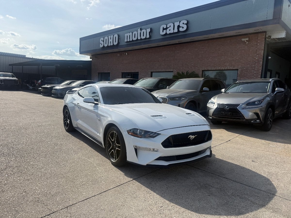 Used 2021 Ford Mustang GT Premium RWD image 2