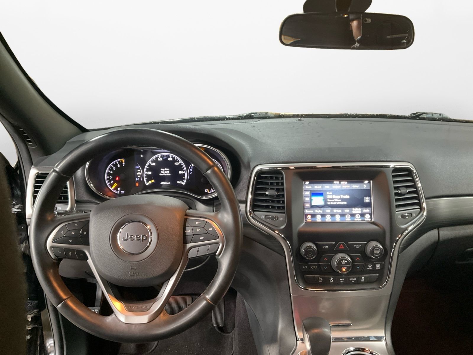 Used 2019 Jeep Grand Cherokee Laredo image 10