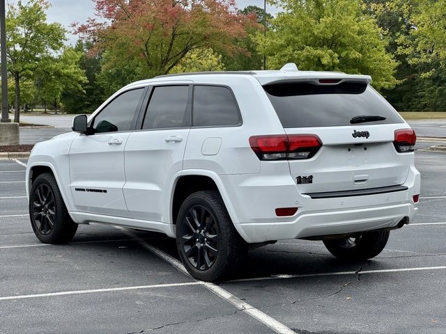 Used 2022 Jeep Grand Cherokee Laredo X image 5